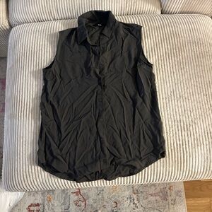 Uniqlo sleeveless button down